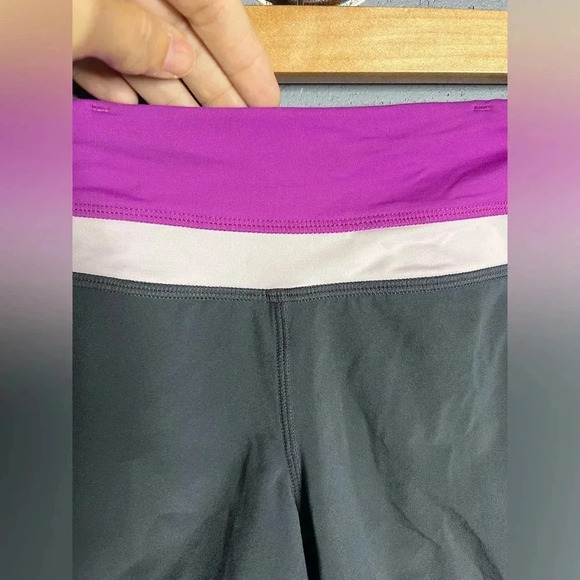 Lululemon Groovy Run Shorts Women 4 Gray Violet Zip Pocket Inner Briefs Wicking - Picture 3 of 6